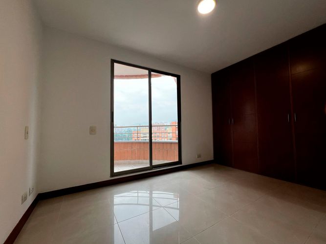 Apartamento de 3 alcobas en arriendo en Santa María De Los Ángeles, Medellín, 136 m² · foto 13 de 18