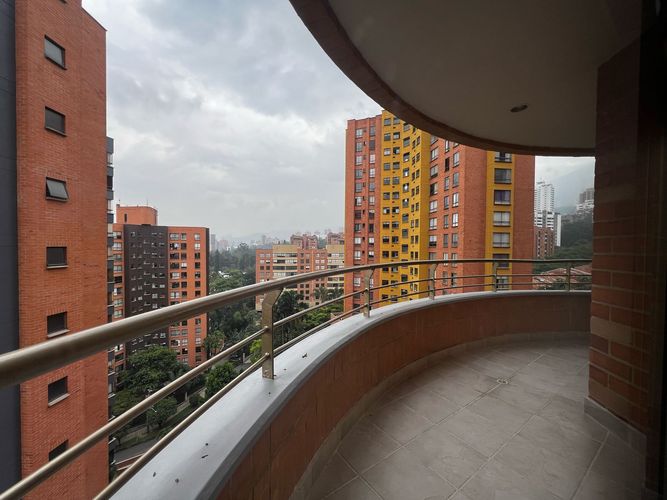 Apartamento de 3 alcobas en arriendo en Santa María De Los Ángeles, Medellín, 136 m² · foto 18 de 18