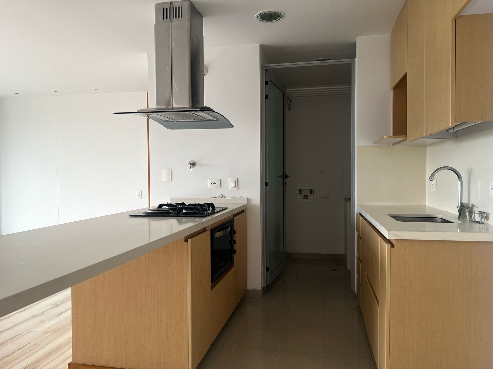 Apartamento en arriendo en Loma Benedictinos, Envigado · foto 9 de 17