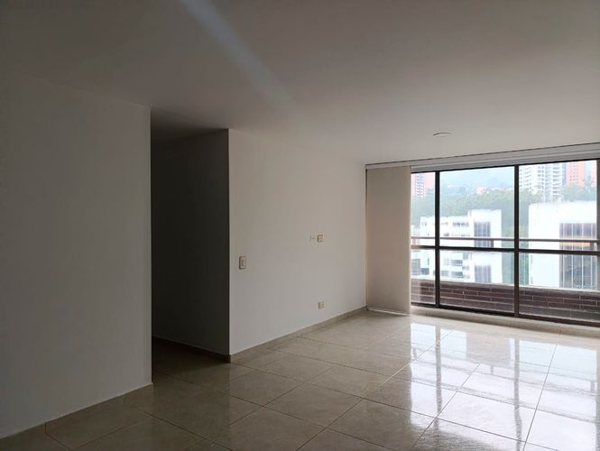 Apartamento de 3 alcobas en arriendo en El Poblado, Medellín, 83 m² · foto 2 de 19