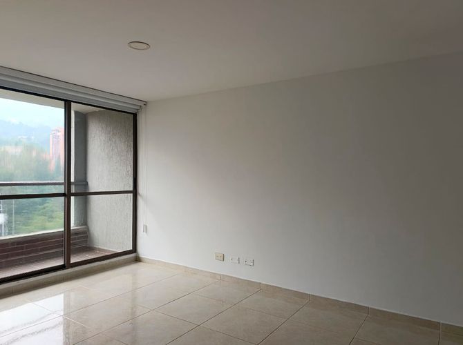 Apartamento de 3 alcobas en arriendo en El Poblado, Medellín, 83 m² · foto 3 de 19