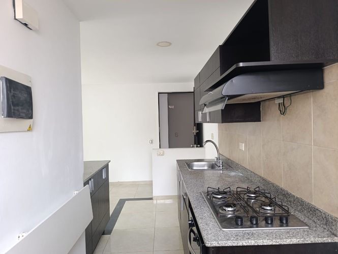 Apartamento de 3 alcobas en arriendo en El Poblado, Medellín, 83 m² · foto 8 de 19