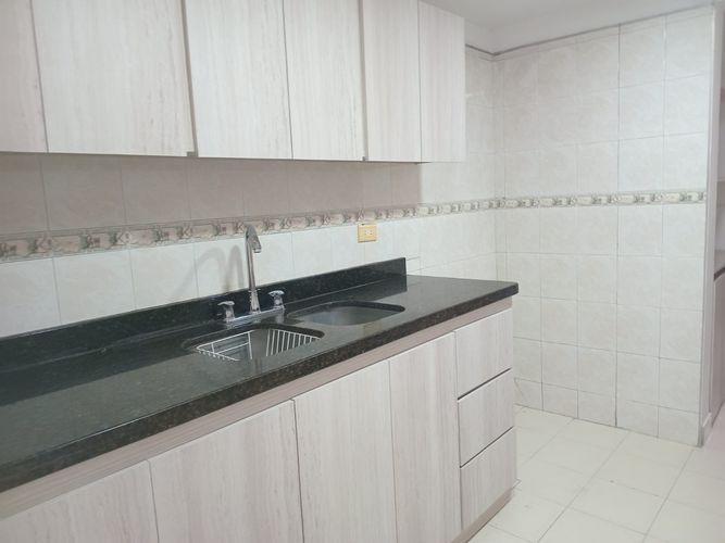 Apartamento de 3 alcobas en arriendo en Montessori, Envigado, 110 m² · foto 6 de 17