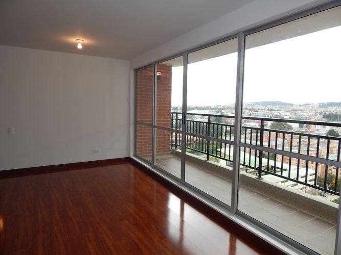 Apartamento de 3 alcobas en venta en La Uribe, Bogotá, 109 m² · foto 2 de 20