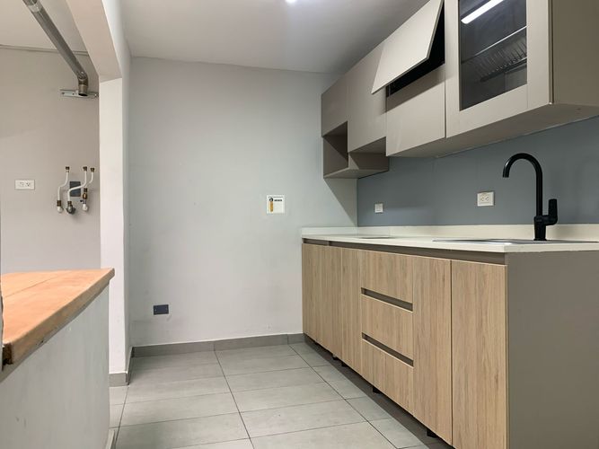 Oficina en arriendo en El Poblado, Medellín, 200 m² · foto 8 de 10