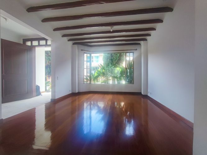 Casa de 6 alcobas en venta en Loma De La Doctora, Sabaneta, 350 m² · foto 3 de 24