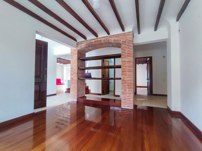 Casa de 6 alcobas en venta en Loma De La Doctora, Sabaneta, 350 m² · foto 4 de 24