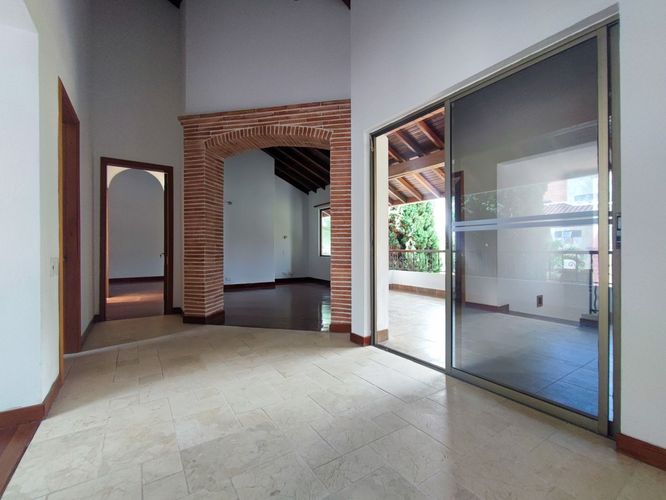Casa de 6 alcobas en venta en Loma De La Doctora, Sabaneta, 350 m² · foto 6 de 24