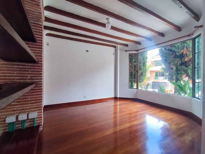 Casa de 6 alcobas en venta en Loma De La Doctora, Sabaneta, 350 m² · foto 9 de 24