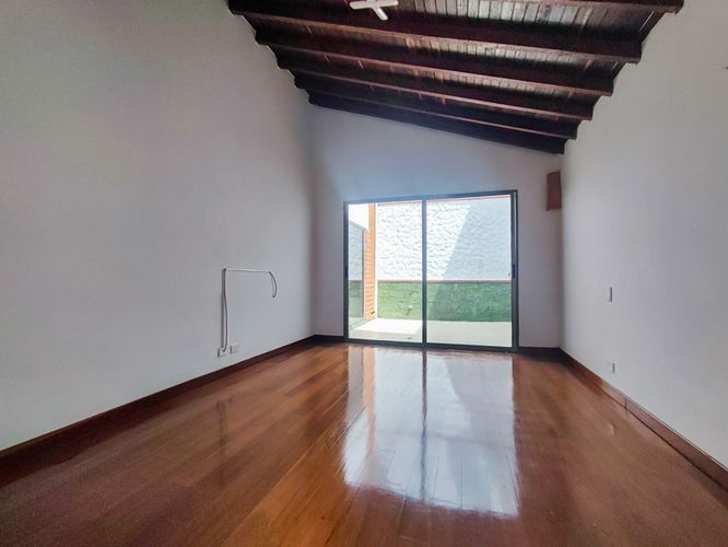 Casa de 6 alcobas en venta en Loma De La Doctora, Sabaneta, 350 m² · foto 10 de 24