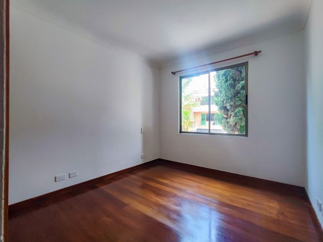 Casa de 6 alcobas en venta en Loma De La Doctora, Sabaneta, 350 m² · foto 12 de 24