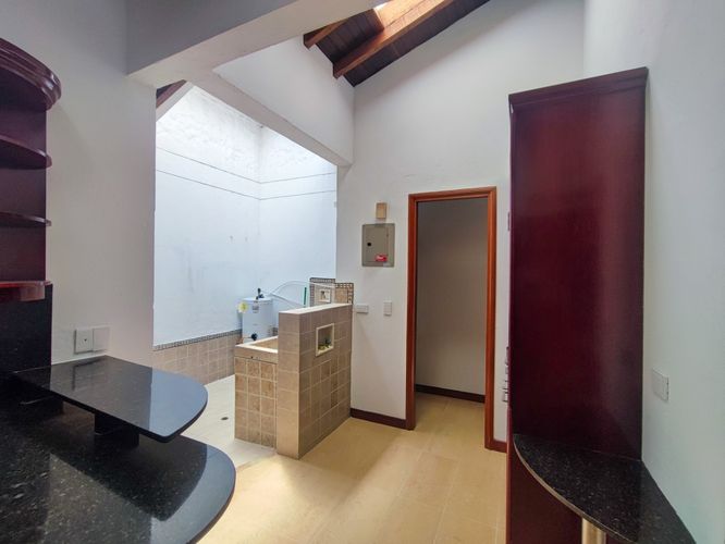 Casa de 6 alcobas en venta en Loma De La Doctora, Sabaneta, 350 m² · foto 18 de 24