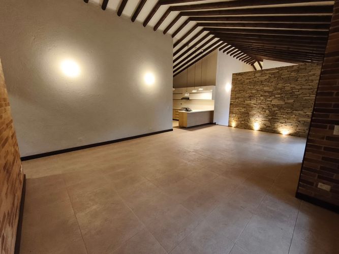 Casa de 4 alcobas en venta en Camino Verde, Envigado, 270 m² · foto 4 de 24
