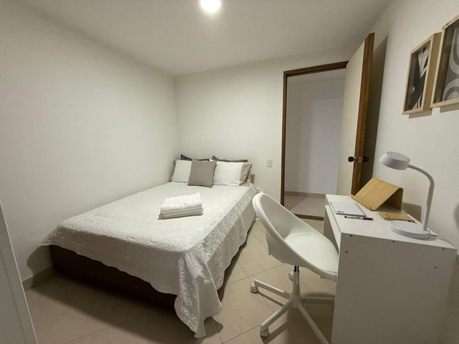 Apartamento de 2 alcobas en arriendo en El Poblado, Medellín, 65 m² · foto 7 de 14