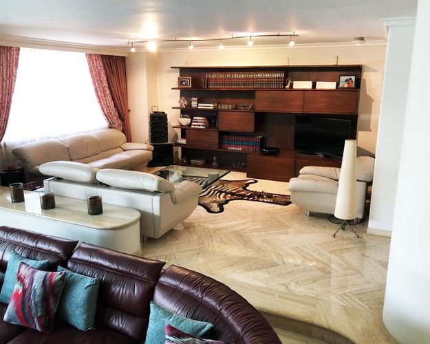 Apartamento de 3 alcobas en venta en El Poblado, Medellín, 587 m² · foto 2 de 15