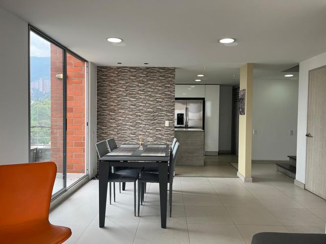 Apartamento de 3 alcobas en venta en El Poblado, Medellín, 118 m² · foto 2 de 19
