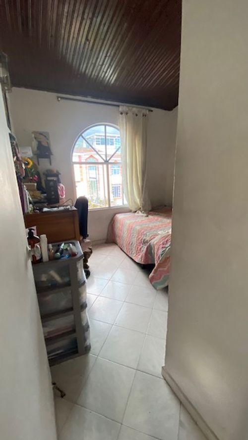 Casa de 5 alcobas en venta en Fatima, Floridablanca, 110 m² · foto 13 de 24
