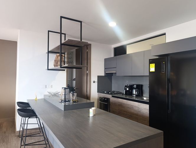Apartamento de 2 alcobas en arriendo en El Poblado, Medellín, 103 m² · foto 5 de 19