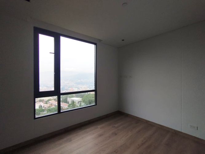 Apartamento de 3 alcobas en venta en El Poblado, Medellín, 140 m² · foto 10 de 14