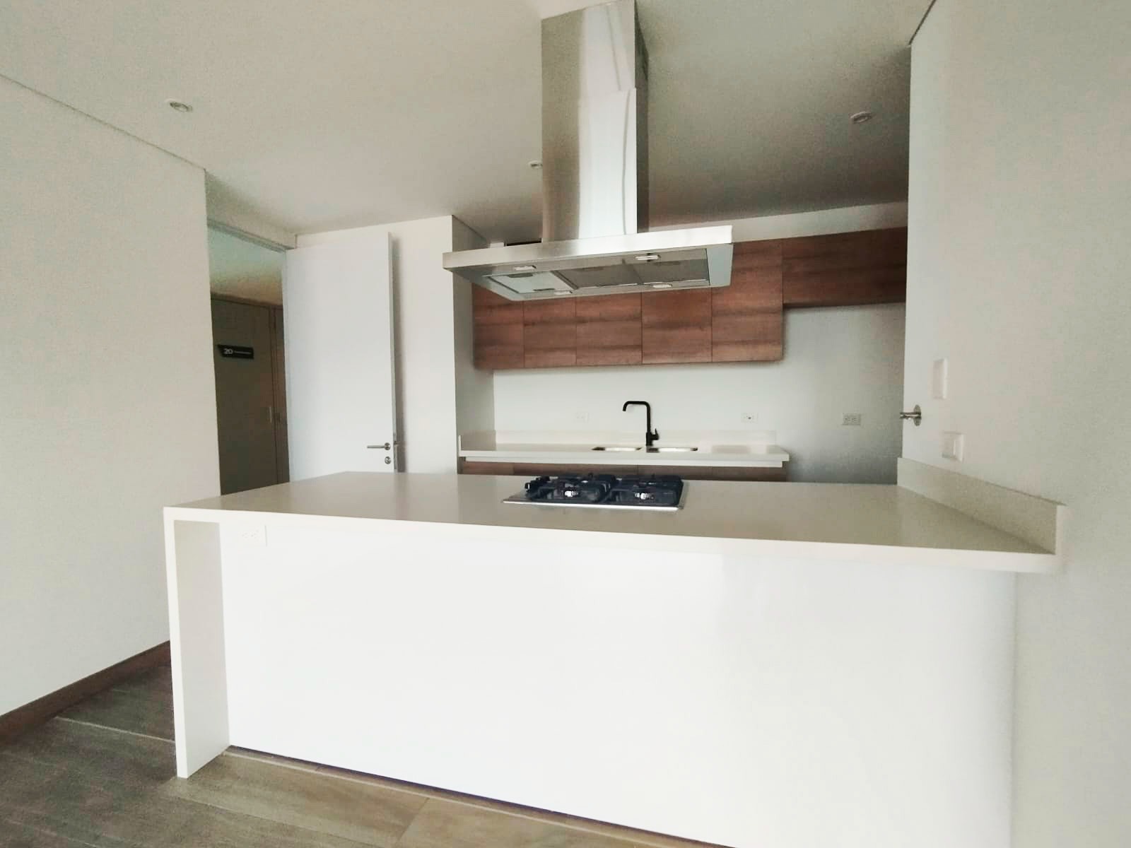 Apartamento en arriendo en El Poblado, Medellín · foto 6 de 13