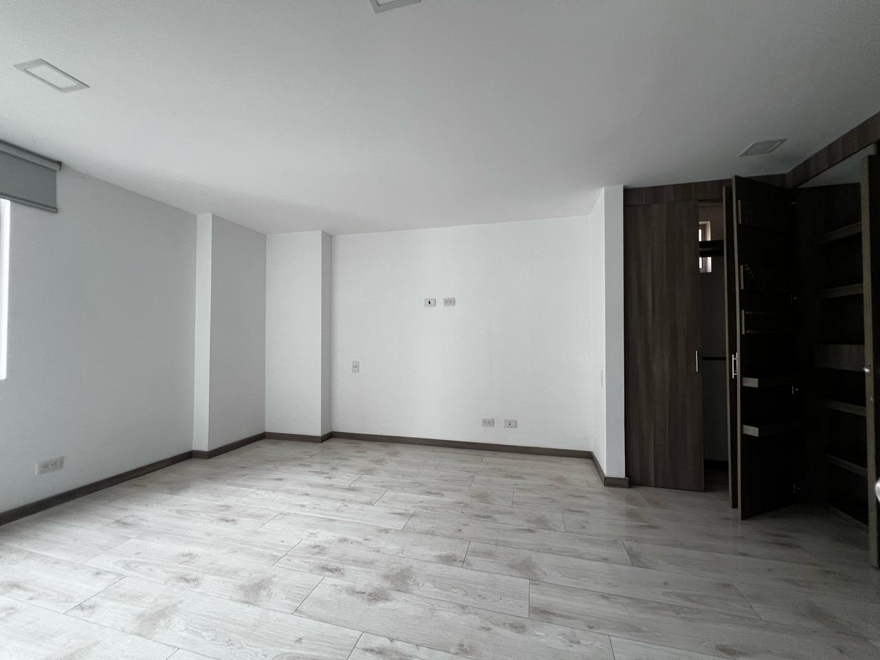 Apartamento en venta en Loma Del Chocho, Envigado · foto 8 de 17