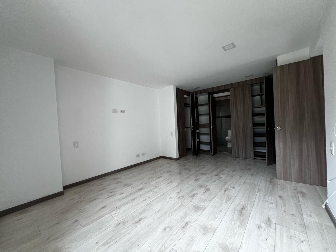 Apartamento en venta en Loma Del Chocho, Envigado · foto 10 de 17