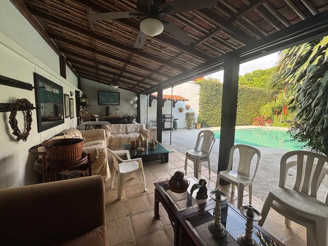 Casa de 5 alcobas en venta en El Ingenio, Cali, 490 m² · foto 2 de 24