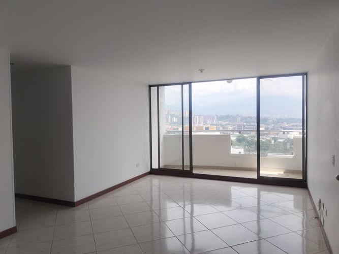 Apartamento de 3 alcobas en arriendo en Otraparte, Envigado, 92 m² · foto 2 de 18