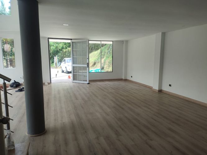 Casa de 4 alcobas en venta en Las Palmas, Envigado, 1160 m² · foto 2 de 15