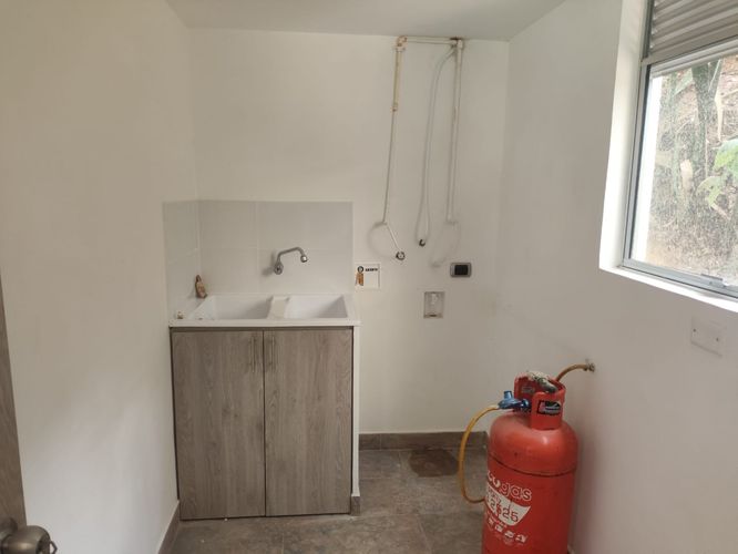 Casa de 4 alcobas en venta en Las Palmas, Envigado, 1160 m² · foto 8 de 15