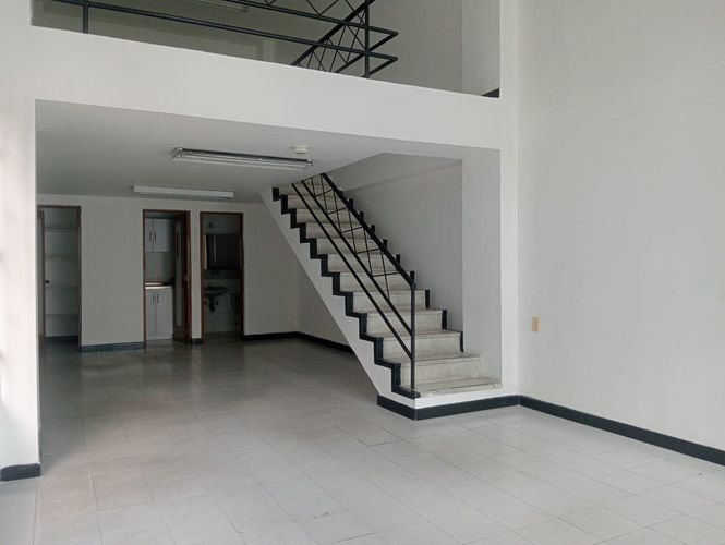 Local en arriendo en Laureles, Medellín, 80 m² · foto 2 de 9