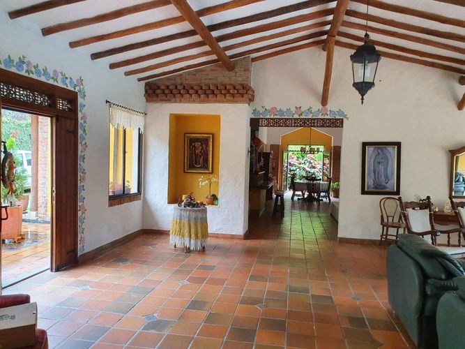 Casa de 5 alcobas en venta en Guayanas, Floridablanca, 1800 m² · foto 4 de 19