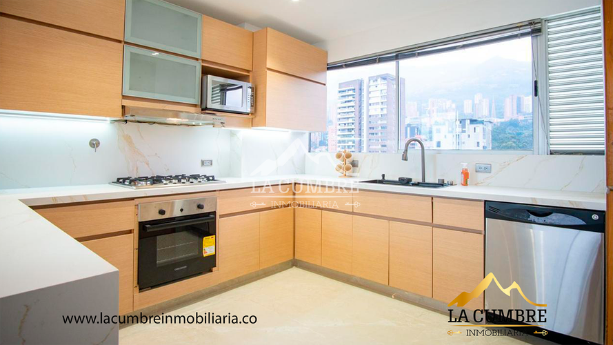 Apartamento de 3 alcobas en arriendo en Alejandrina, Medellín, 315 m² · foto 5 de 14