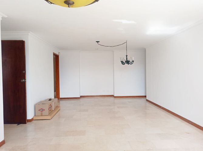 Apartamento en venta en El Poblado, Medellín · foto 2 de 19