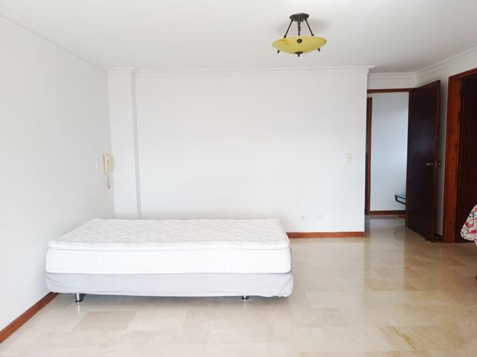 Apartamento en venta en El Poblado, Medellín · foto 6 de 19