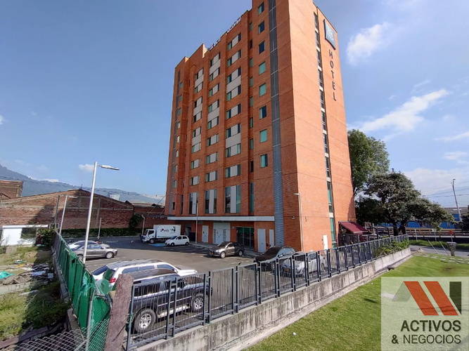 Local en arriendo en Los Naranjos, Itagüí, 67 m² · foto 3 de 8