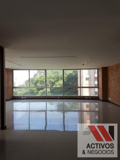Oficina en arriendo en Los Balsos, Medellín, 137 m² · foto 3 de 10