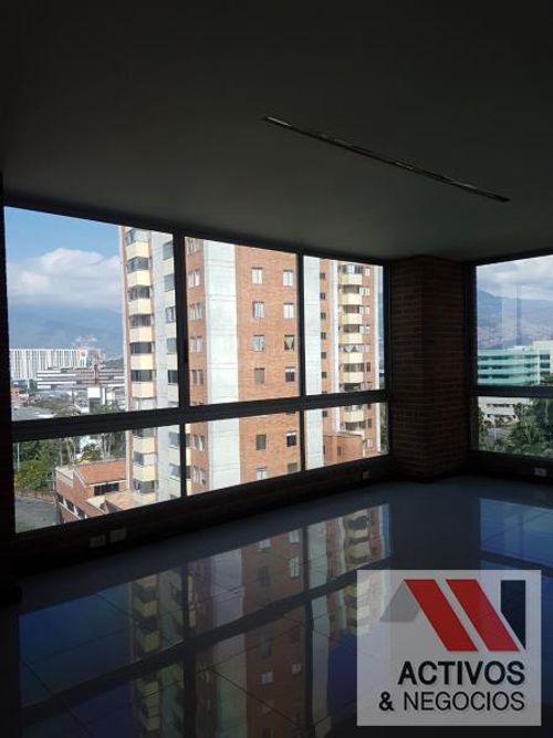 Oficina en arriendo en Los Balsos, Medellín, 137 m² · foto 8 de 10