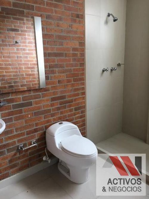 Oficina en arriendo en Los Balsos, Medellín, 137 m² · foto 9 de 10