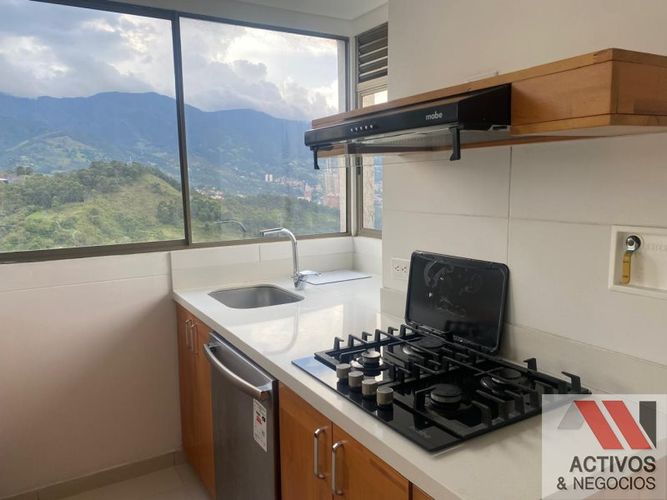 Apartamento de 3 alcobas en arriendo en Loma De San Jose, Sabaneta, 98 m² · foto 23 de 24