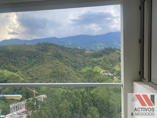 Apartamento de 3 alcobas en arriendo en Loma De San Jose, Sabaneta, 98 m² · foto 24 de 24