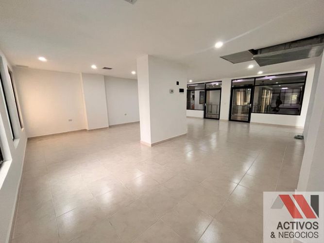 Oficina en arriendo en Santa María De Los Ángeles, Medellín, 140 m² · foto 4 de 9