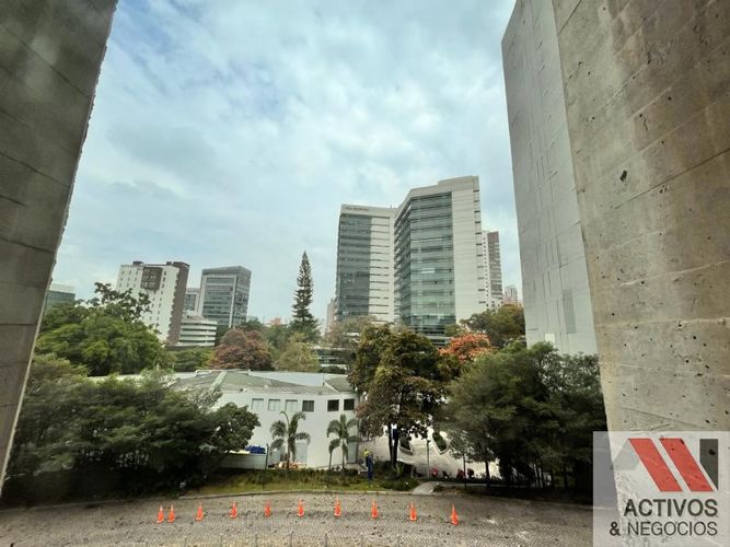 Oficina en arriendo en Santa María De Los Ángeles, Medellín, 140 m² · foto 8 de 9