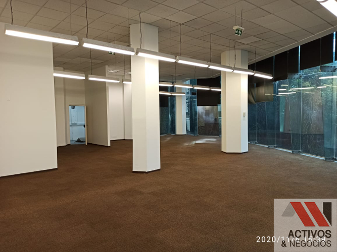 Oficina en arriendo en Patio Bonito, Medellín, 341 m² · foto 2 de 8