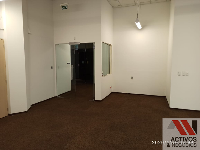 Oficina en arriendo en Patio Bonito, Medellín, 341 m² · foto 3 de 8
