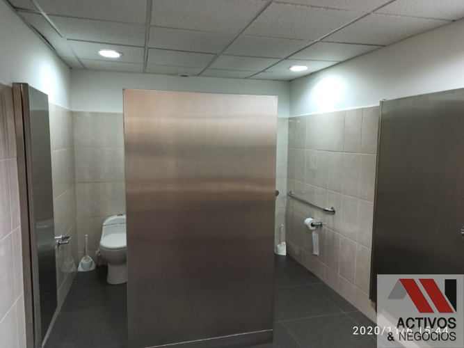 Oficina en arriendo en Patio Bonito, Medellín, 341 m² · foto 6 de 8