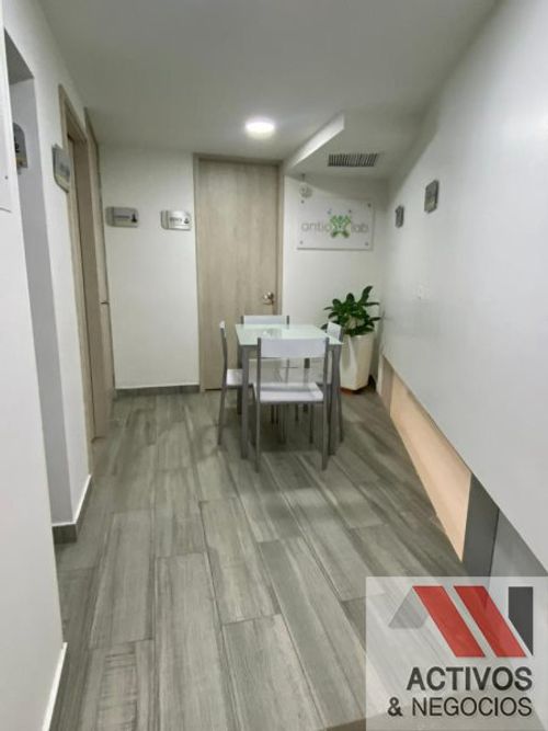 Local en arriendo en El Poblado, Medellín, 55 m² · foto 5 de 15
