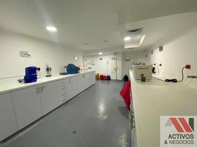 Local en arriendo en El Poblado, Medellín, 55 m² · foto 12 de 15