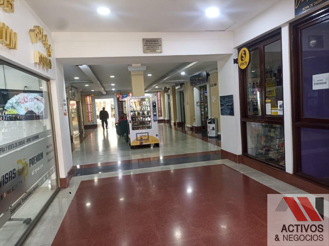 Local en arriendo en La Candelaria, Medellín, 24 m² · foto 2 de 3