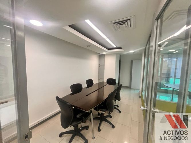 Oficina en arriendo en El Castillo, Medellín, 75 m² · foto 7 de 12